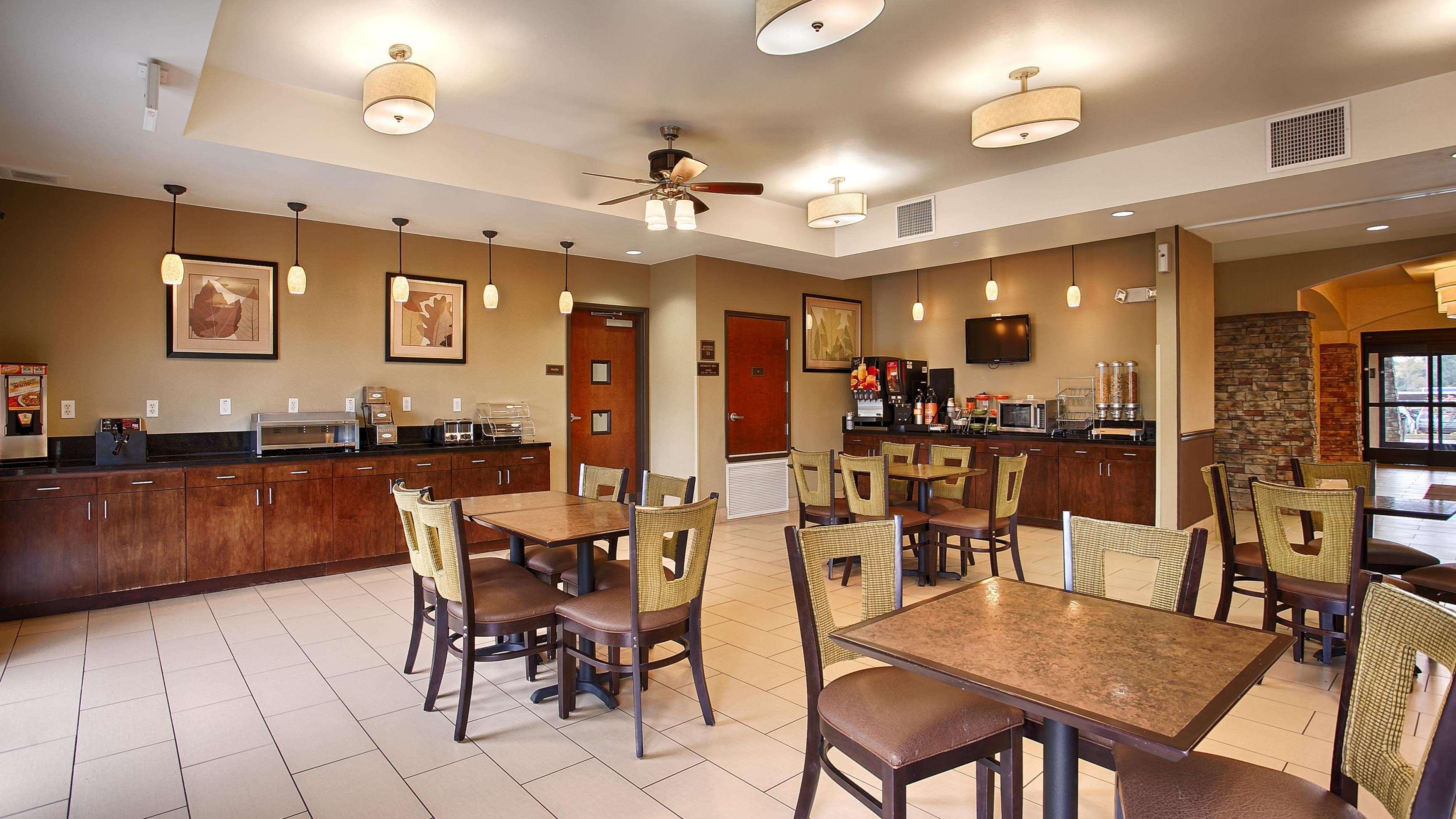 Best Western Plus Desoto Inn & Suites Mansfield Exteriör bild