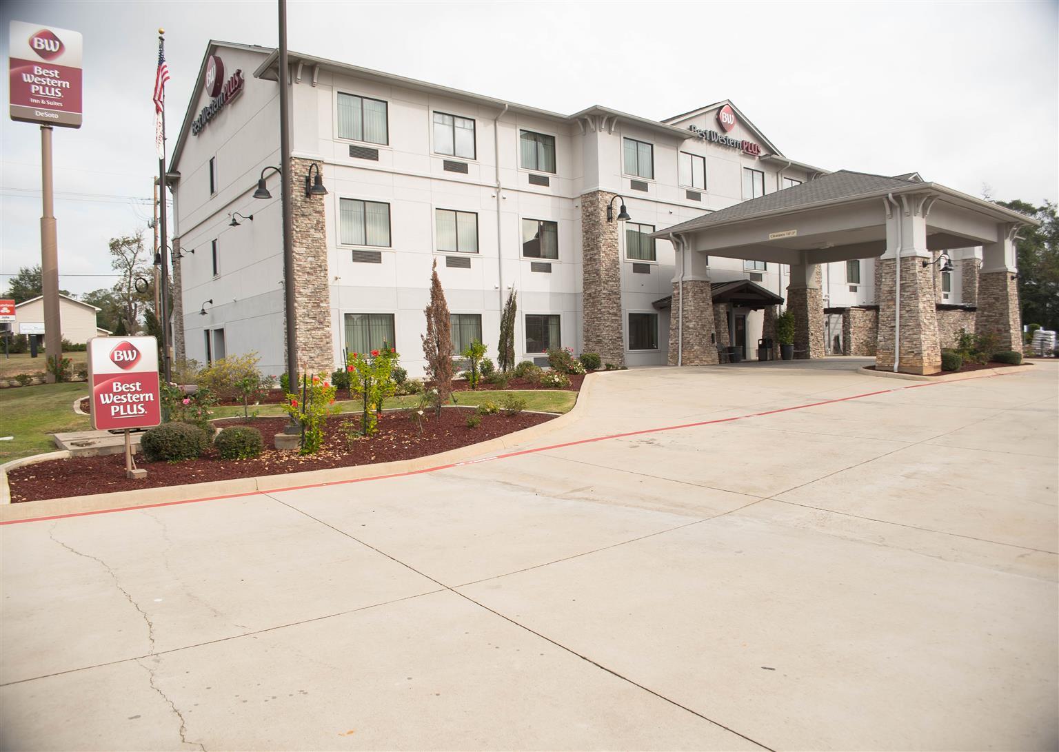 Best Western Plus Desoto Inn & Suites Mansfield Exteriör bild