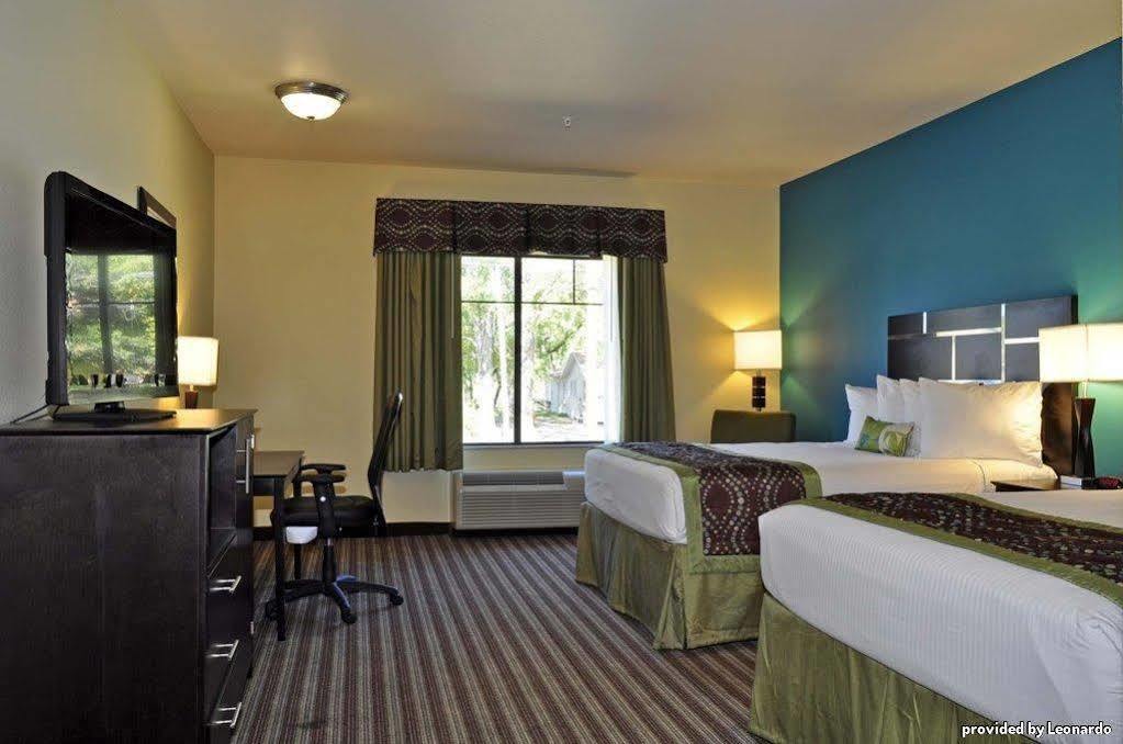 Best Western Plus Desoto Inn & Suites Mansfield Rum bild
